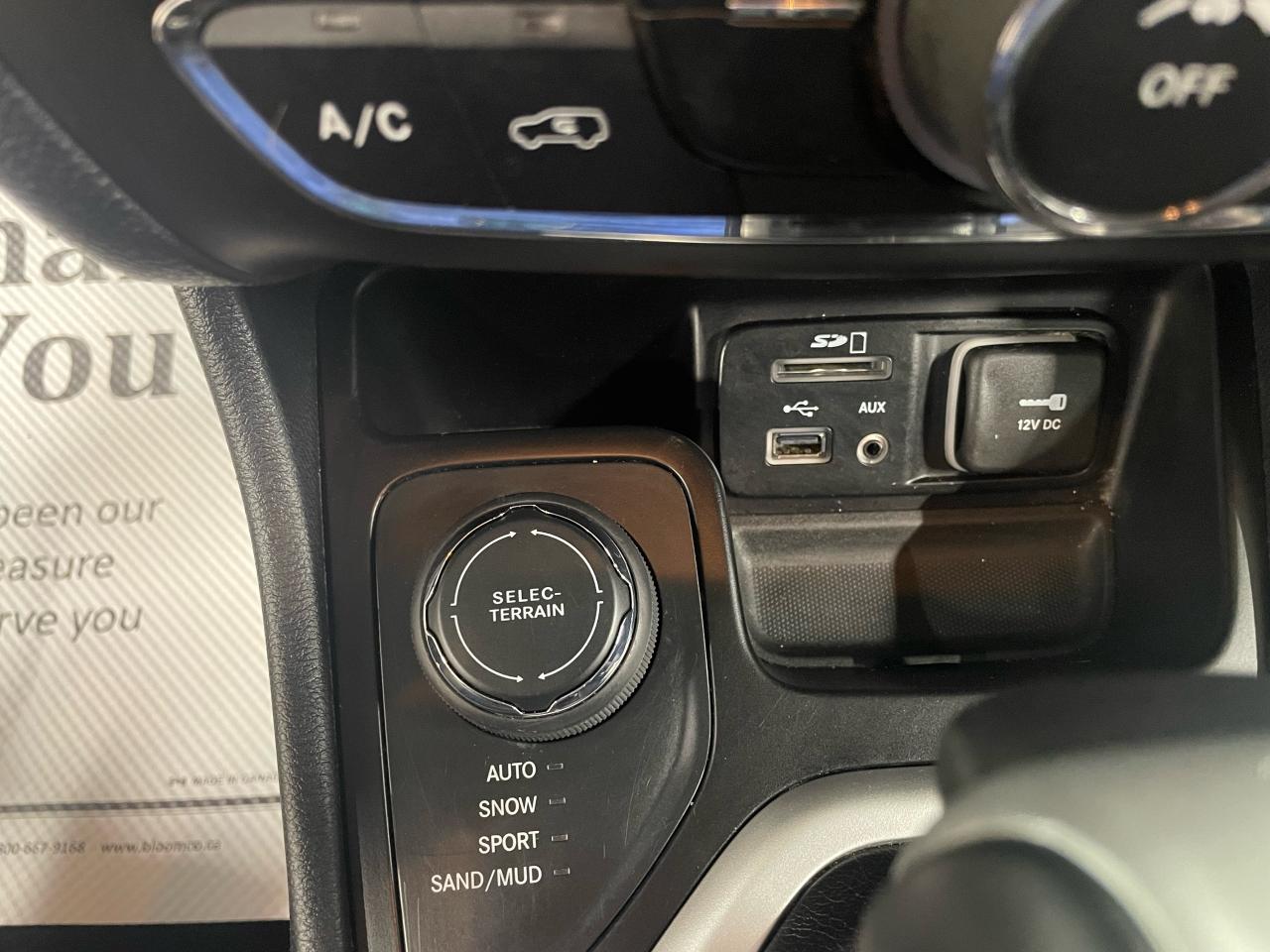 2016 Jeep Cherokee SPORT 4X4 Photo19