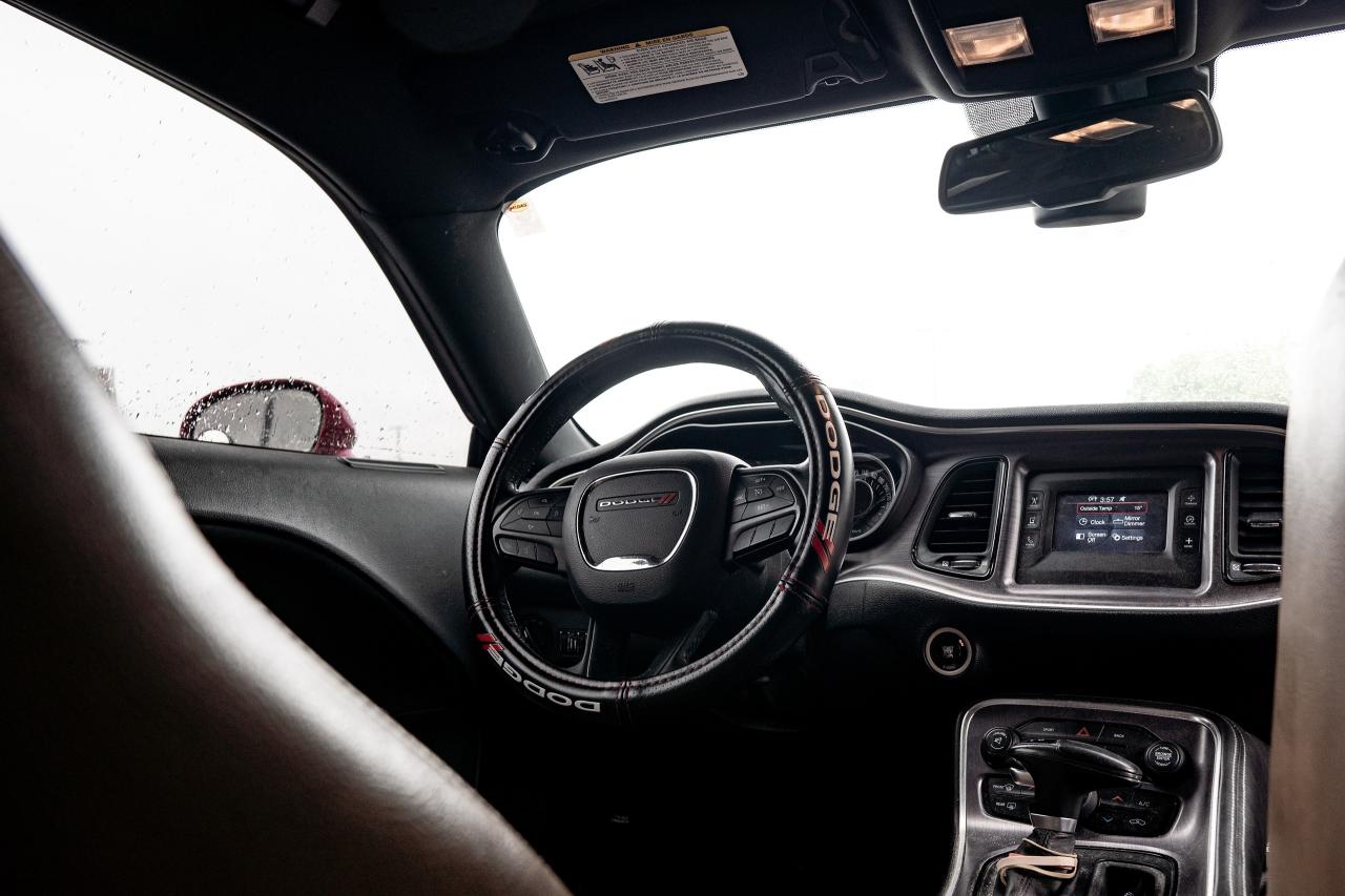 2015 Dodge Challenger SXT | NO ACCIDENT| CLEAN CARFAX | - Photo #8