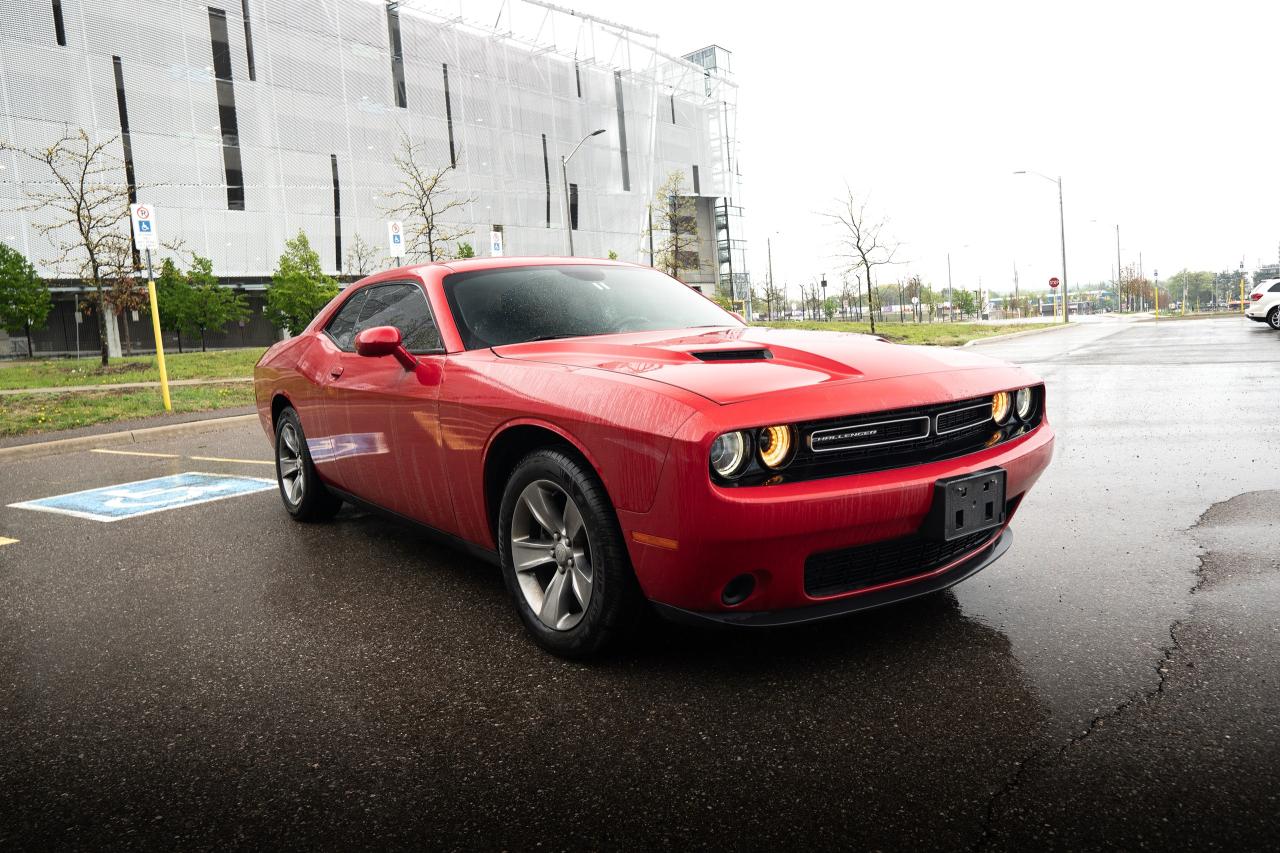 2015 Dodge Challenger SXT | NO ACCIDENT| CLEAN CARFAX | - Photo #3