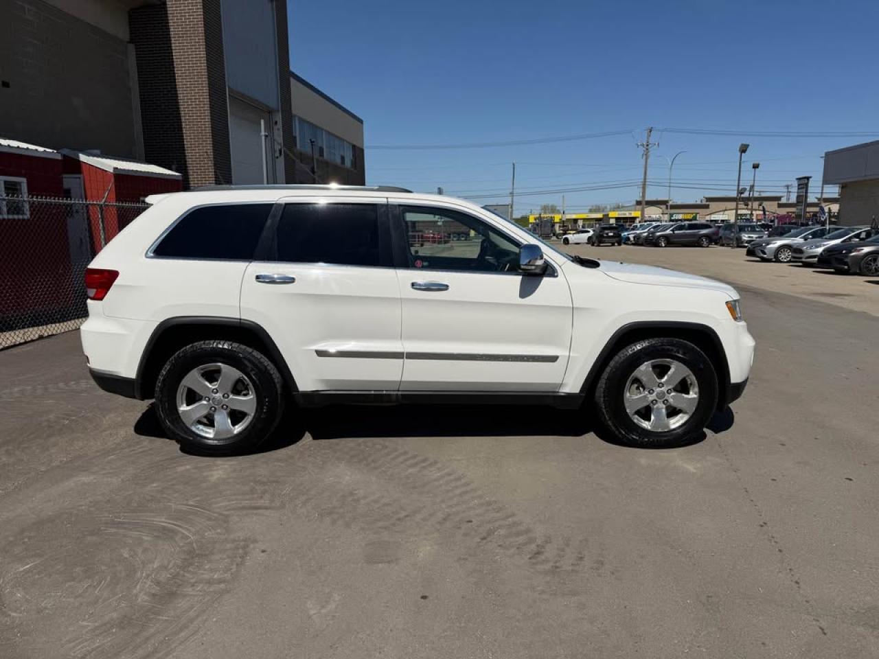 2011 Jeep Grand Cherokee Limited - Photo #4