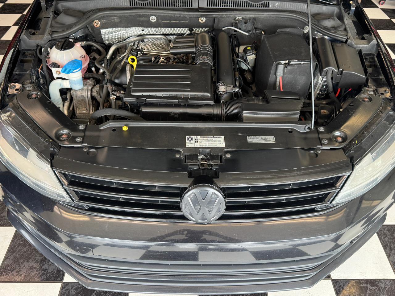 2017 Volkswagen Jetta Wolfsburg Edition 1.4T+New Tires+Roof+CLEAN CARFAX Photo74