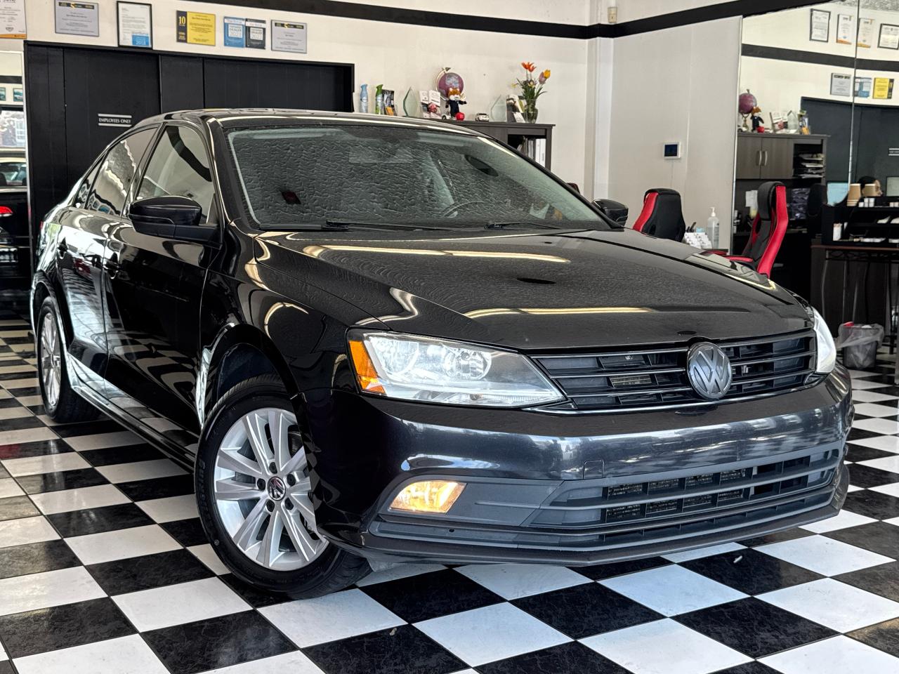 2017 Volkswagen Jetta Wolfsburg Edition 1.4T+New Tires+Roof+CLEAN CARFAX Photo79