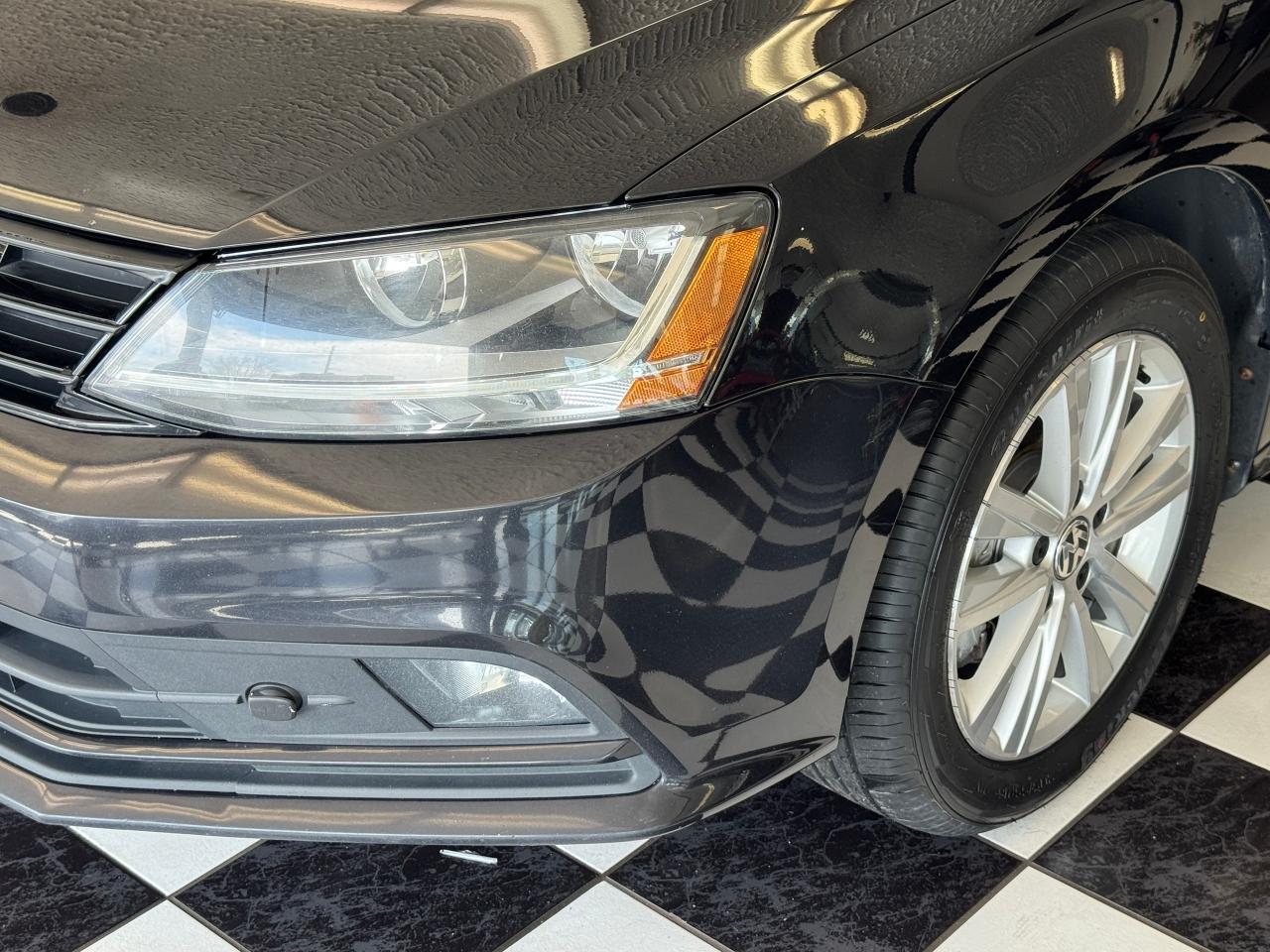 2017 Volkswagen Jetta Wolfsburg Edition 1.4T+New Tires+Roof+CLEAN CARFAX Photo34