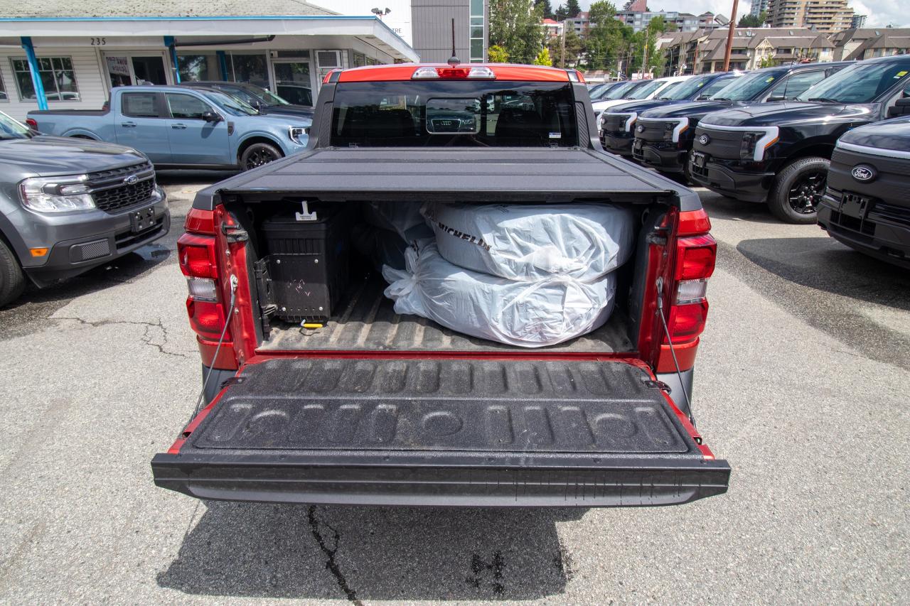 2023 Ford Maverick Lariat AWD SuperCrew Photo5