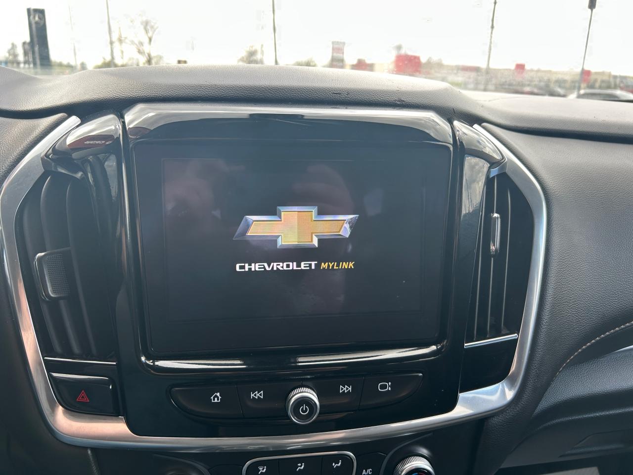 2018 Chevrolet Traverse LT Cloth - Photo #9