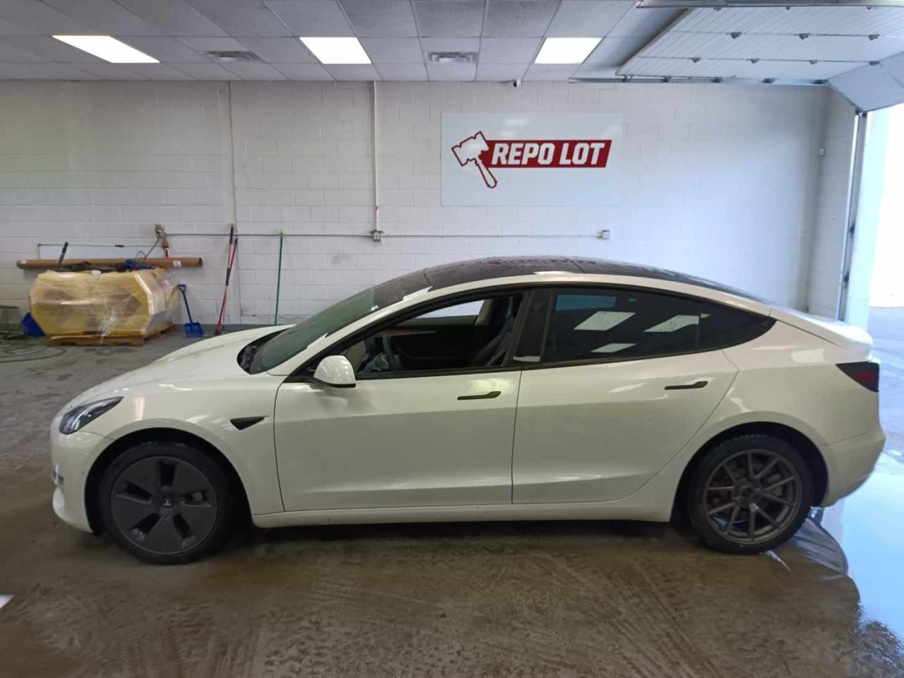 2022 Tesla Model 3 Standard Range