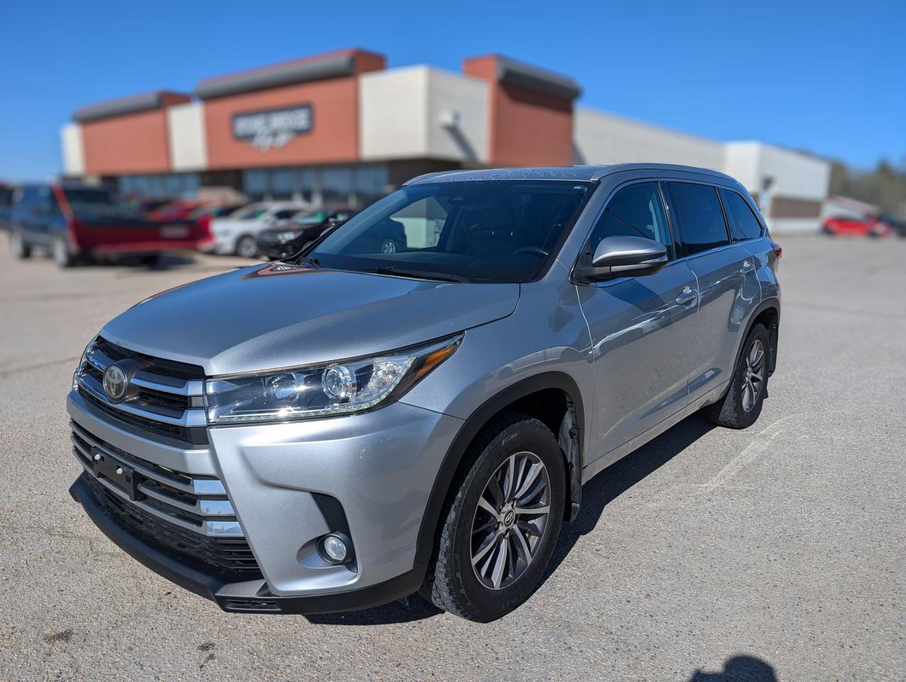 Used 2017 Toyota Highlander XLE for sale in Steinbach, MB