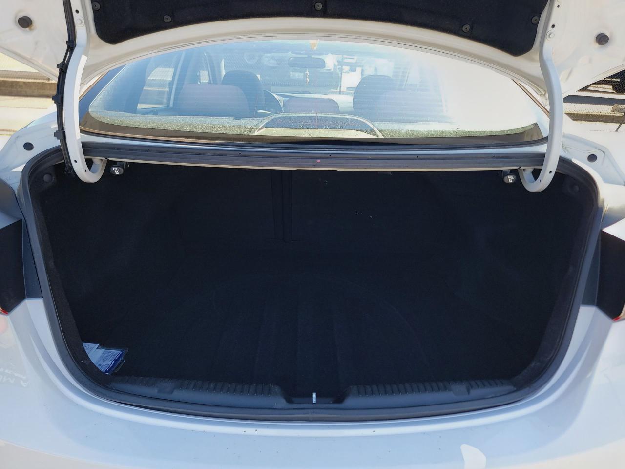 2015 Hyundai Elantra GLS - Photo #17