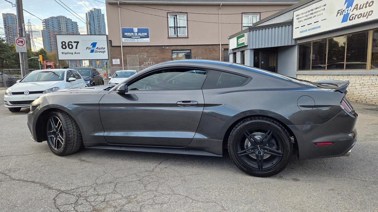 2017 Ford Mustang V6 - Photo #2