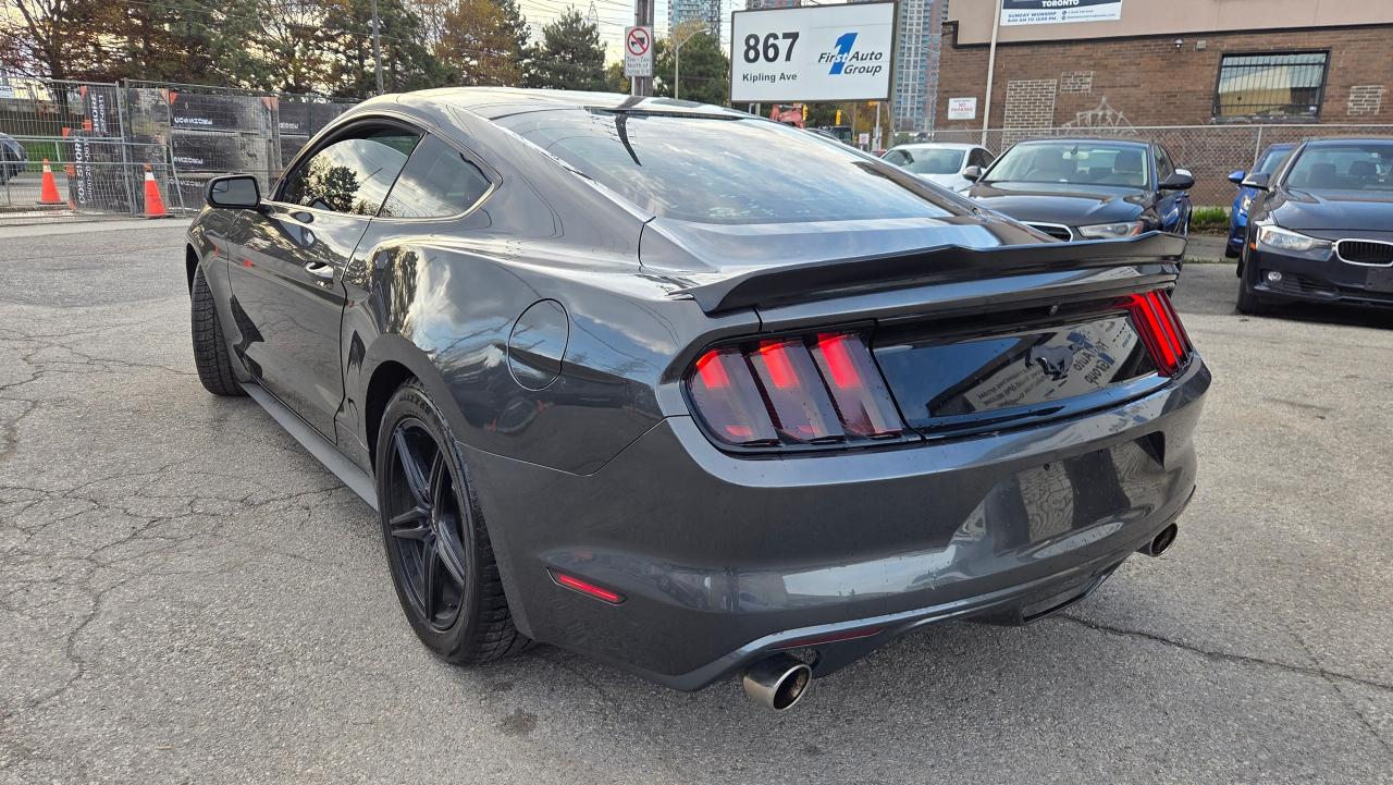 2017 Ford Mustang V6 - Photo #3