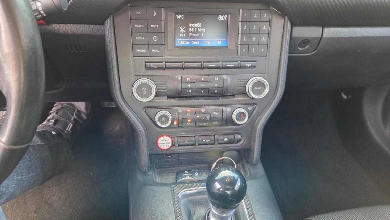2017 Ford Mustang V6 - Photo #14