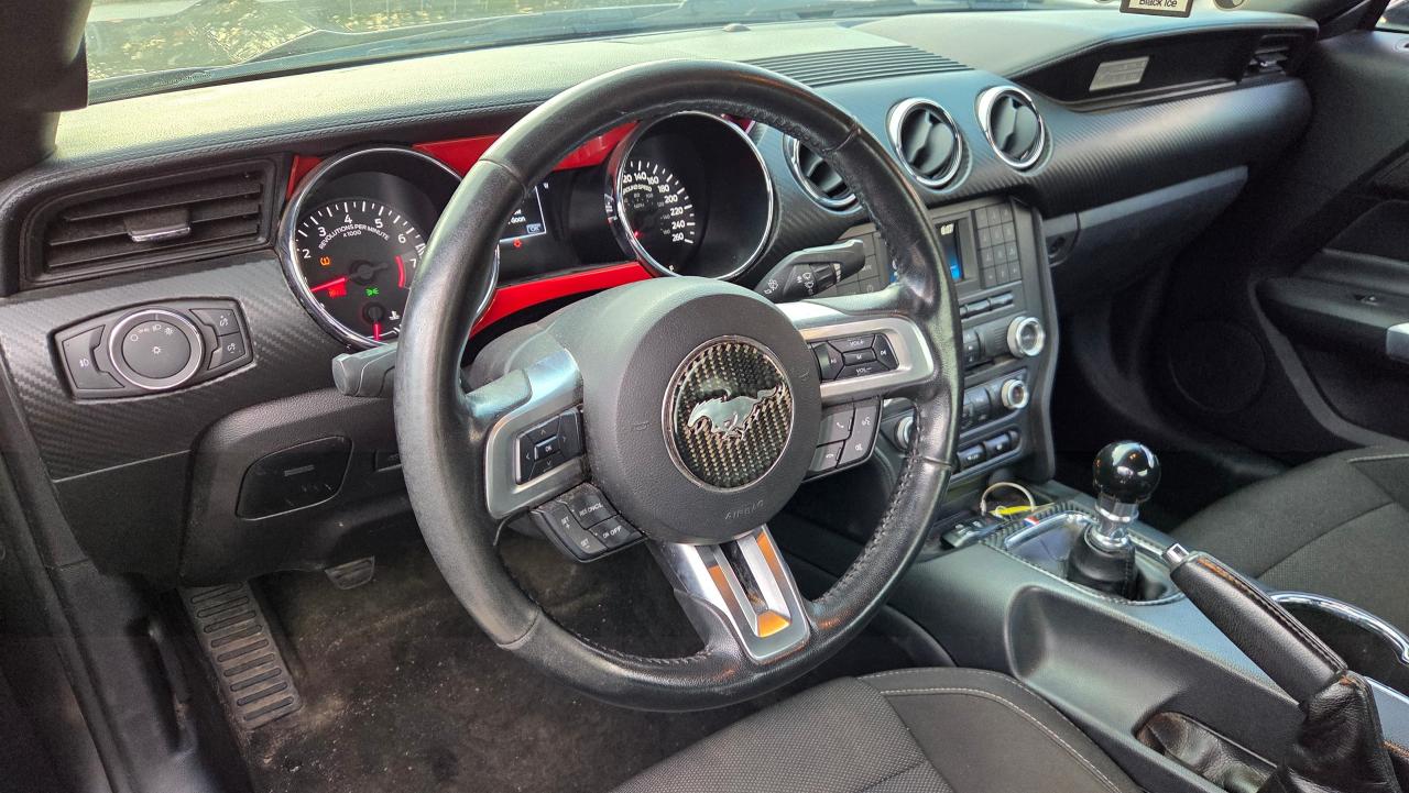 2017 Ford Mustang V6 - Photo #12