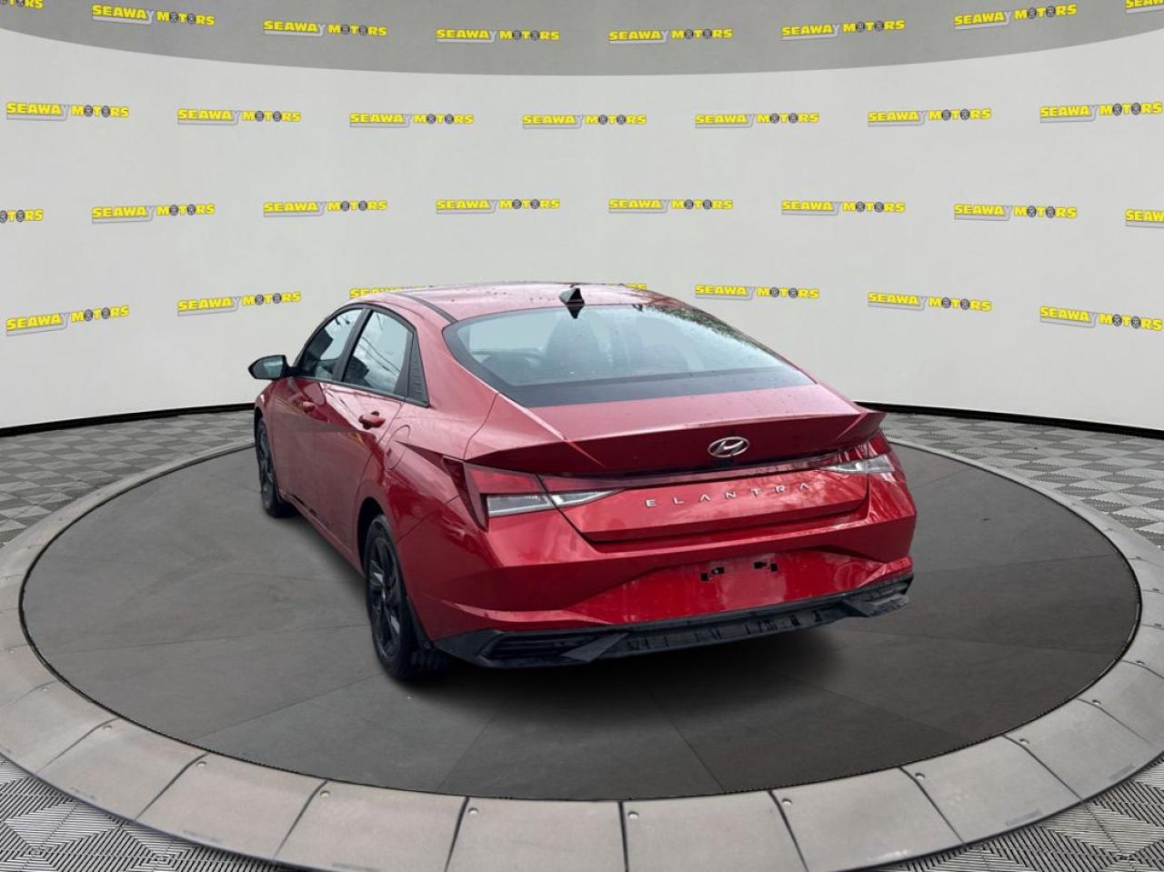 2022 Hyundai Elantra Preferred IVT with Sun and Tech Package - Photo #5