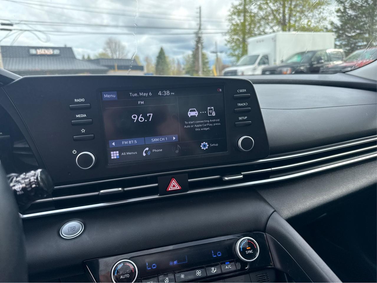 2022 Hyundai Elantra Preferred IVT with Sun and Tech Package - Photo #9