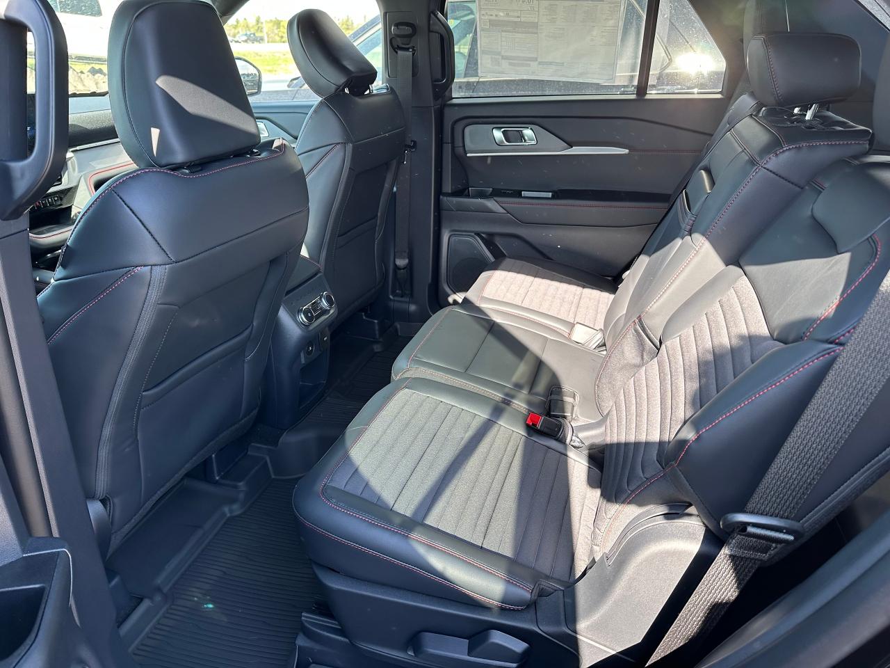 2025 Ford Explorer ST-LINE 4WD 300A Photo5