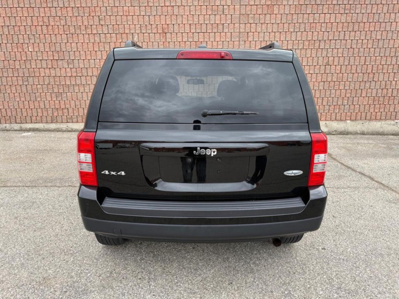 2015 Jeep Patriot HIGH ALTITUDE | CLEAN CARFAX | 4X4 | LEATHER | SUNROOF | REMOTE STARTER | POWER SEATS | HEATED SEATS | - Photo #5