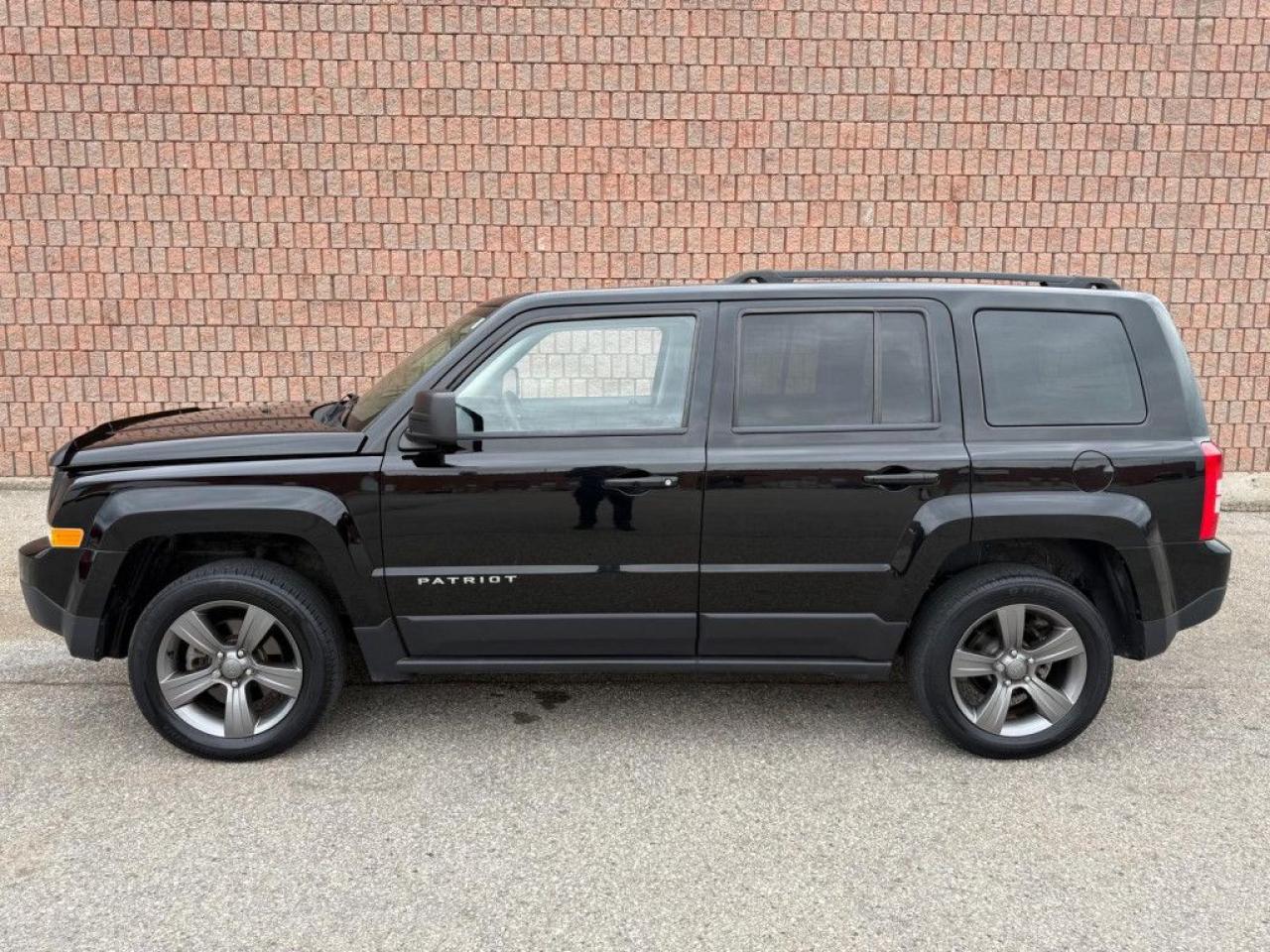 2015 Jeep Patriot HIGH ALTITUDE | CLEAN CARFAX | 4X4 | LEATHER | SUNROOF | REMOTE STARTER | POWER SEATS | HEATED SEATS | - Photo #3