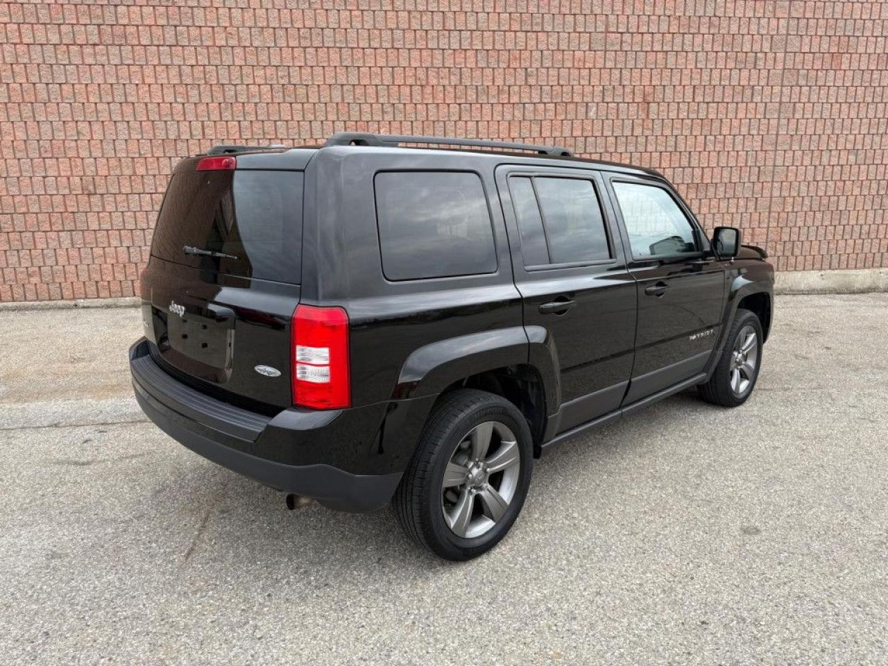 2015 Jeep Patriot HIGH ALTITUDE | CLEAN CARFAX | 4X4 | LEATHER | SUNROOF | REMOTE STARTER | POWER SEATS | HEATED SEATS | - Photo #6