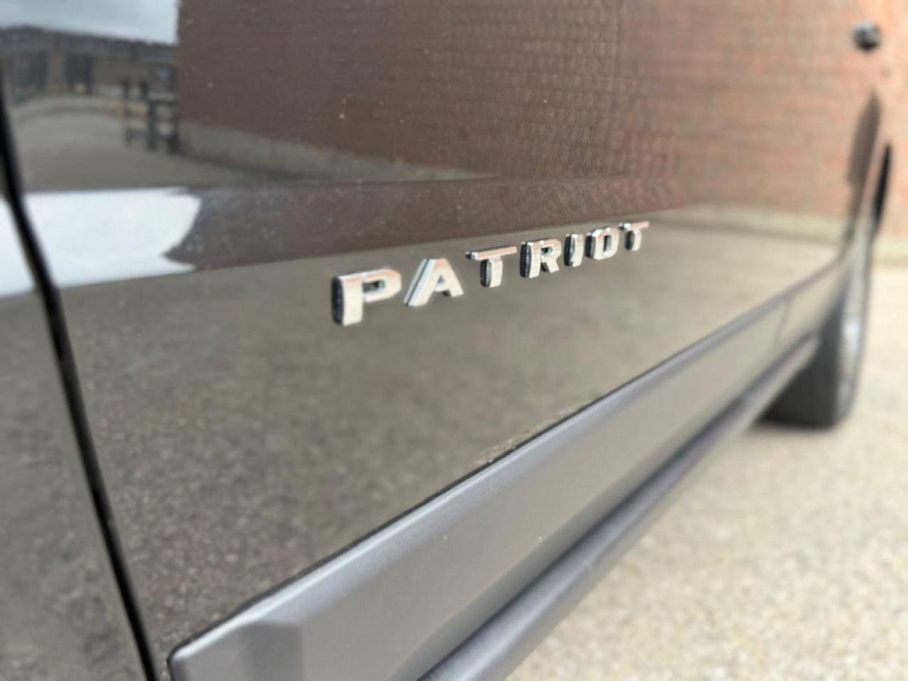 2015 Jeep Patriot HIGH ALTITUDE | CLEAN CARFAX | 4X4 | LEATHER | SUNROOF | REMOTE STARTER | POWER SEATS | HEATED SEATS | - Photo #12