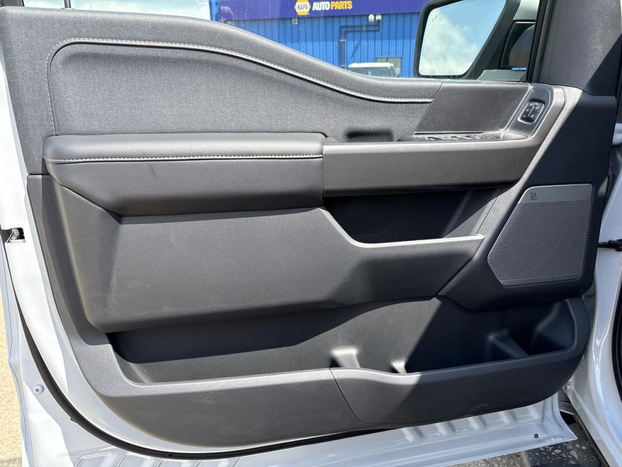 2025 Ford F-150 LARIAT 5.5' Box 501A Photo3