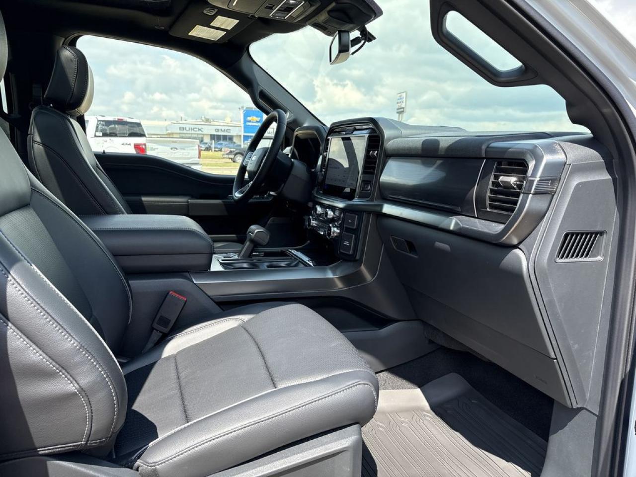 2025 Ford F-150 LARIAT 5.5' Box 501A Photo5