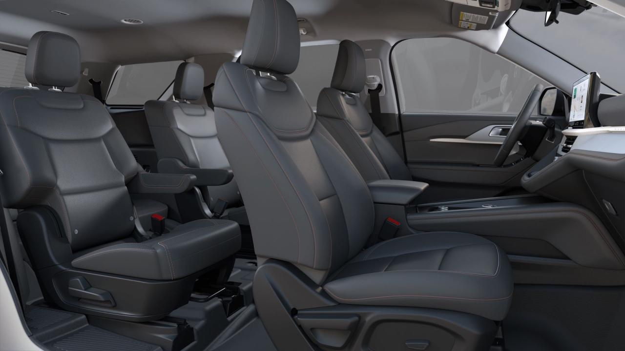2025 Ford Explorer ACTIVE Photo5