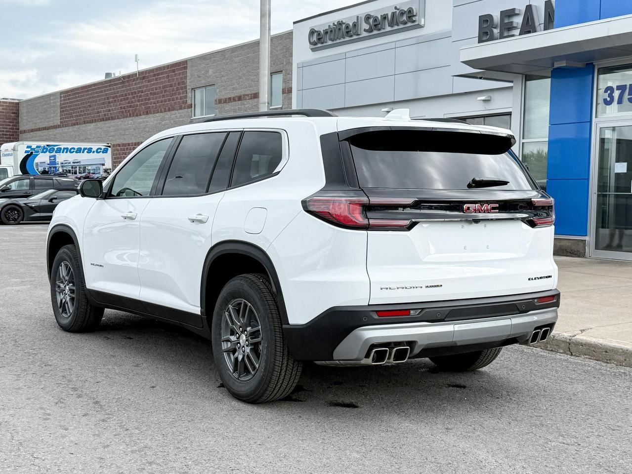 2025 GMC Acadia Elevation 2.5L 4CYL WITH REMOTE START/ENTRY, HEATED SEATS, HEATED STEERING WHEEL, ADAPTIVE CRUISE CONTROL, HD SURROUND VISION Photo2