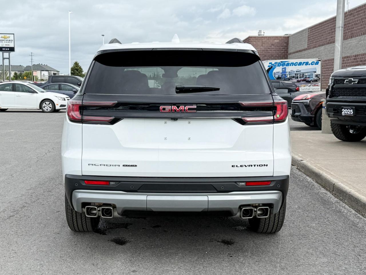 2025 GMC Acadia Elevation 2.5L 4CYL WITH REMOTE START/ENTRY, HEATED SEATS, HEATED STEERING WHEEL, ADAPTIVE CRUISE CONTROL, HD SURROUND VISION Photo3
