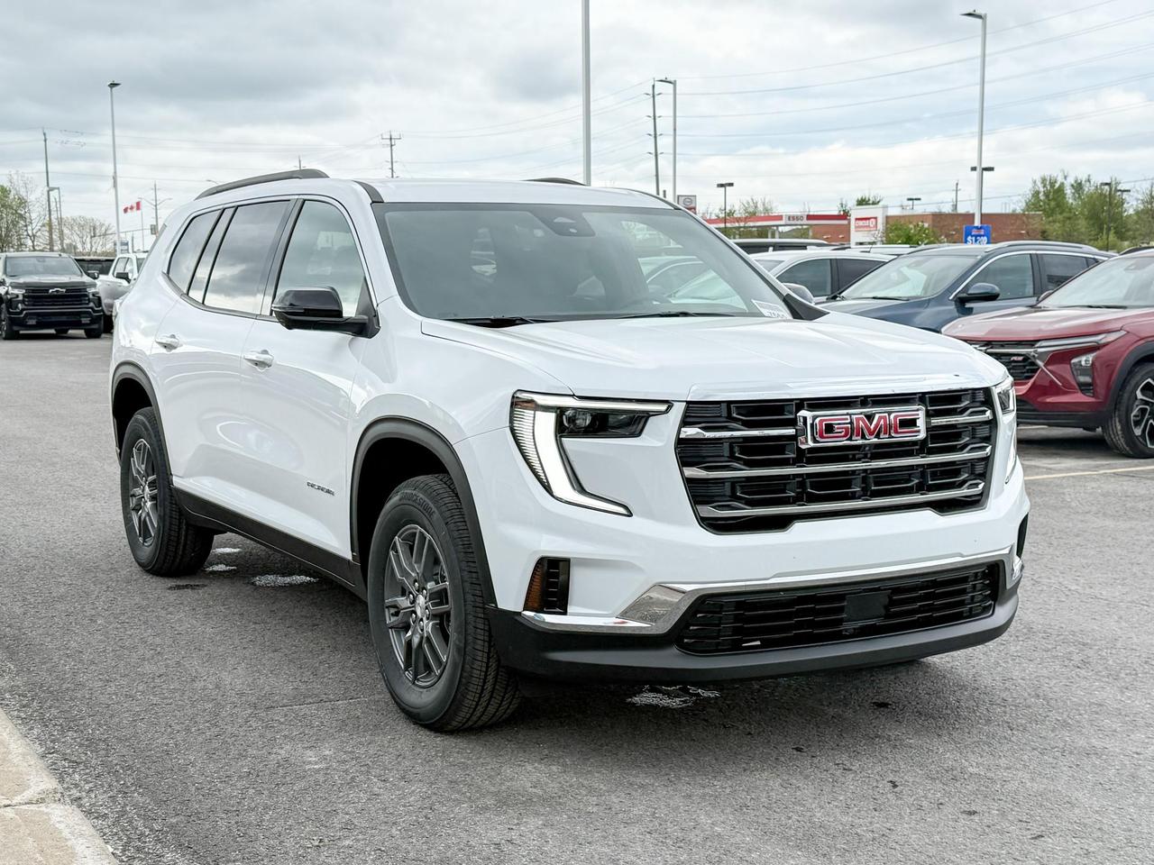 2025 GMC Acadia Elevation 2.5L 4CYL WITH REMOTE START/ENTRY, HEATED SEATS, HEATED STEERING WHEEL, ADAPTIVE CRUISE CONTROL, HD SURROUND VISION Photo