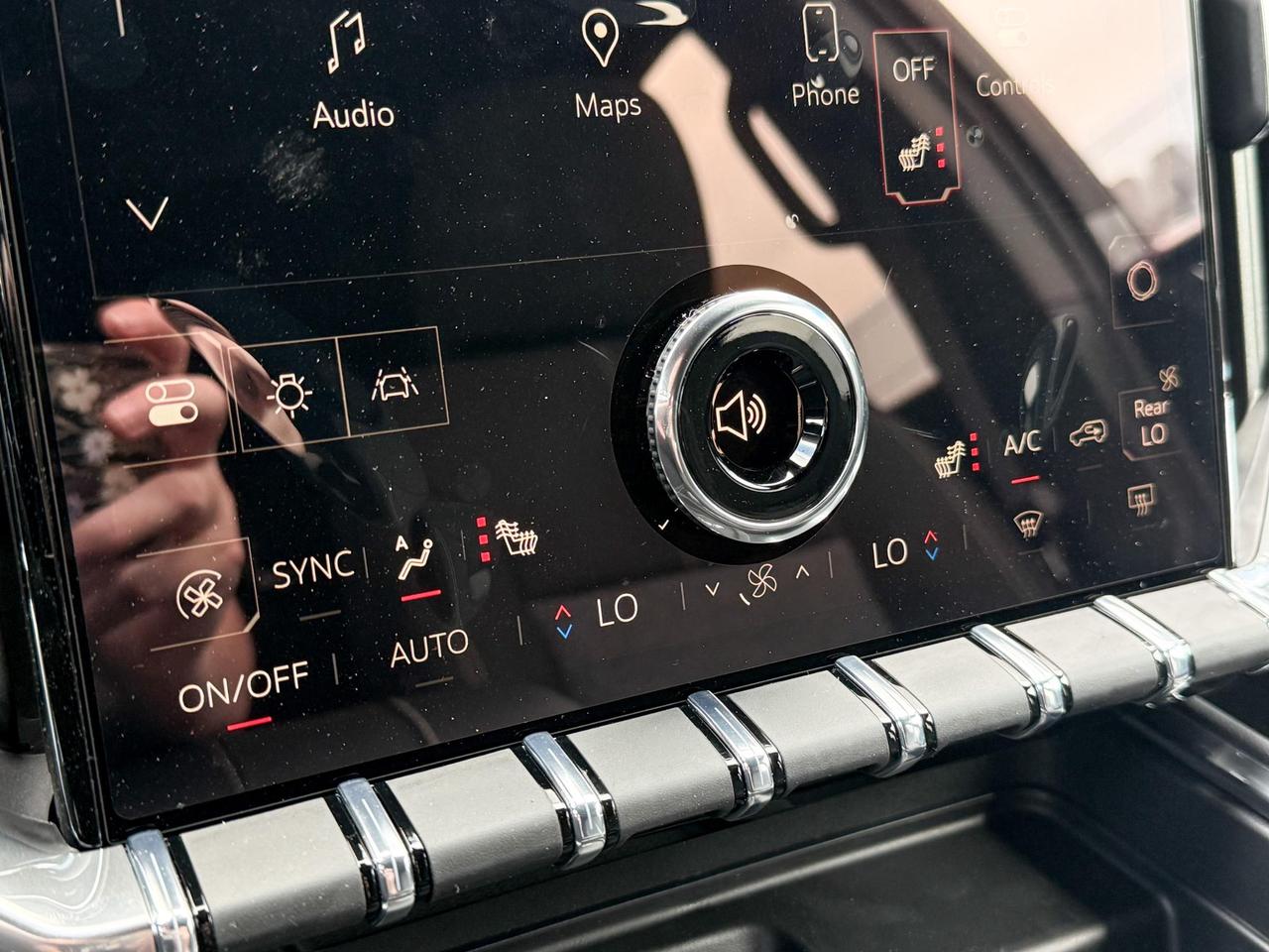 2025 GMC Acadia Elevation 2.5L 4CYL WITH REMOTE START/ENTRY, HEATED SEATS, HEATED STEERING WHEEL, ADAPTIVE CRUISE CONTROL, HD SURROUND VISION Photo