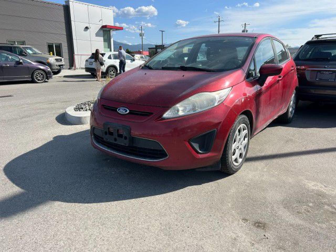 Used 2011 Ford Fiesta SE AUTO, KEYLESS ENTRY, SUNROOF, FABRIC SEATS, AUTO WINDOWS!!! for sale in Kelowna, BC