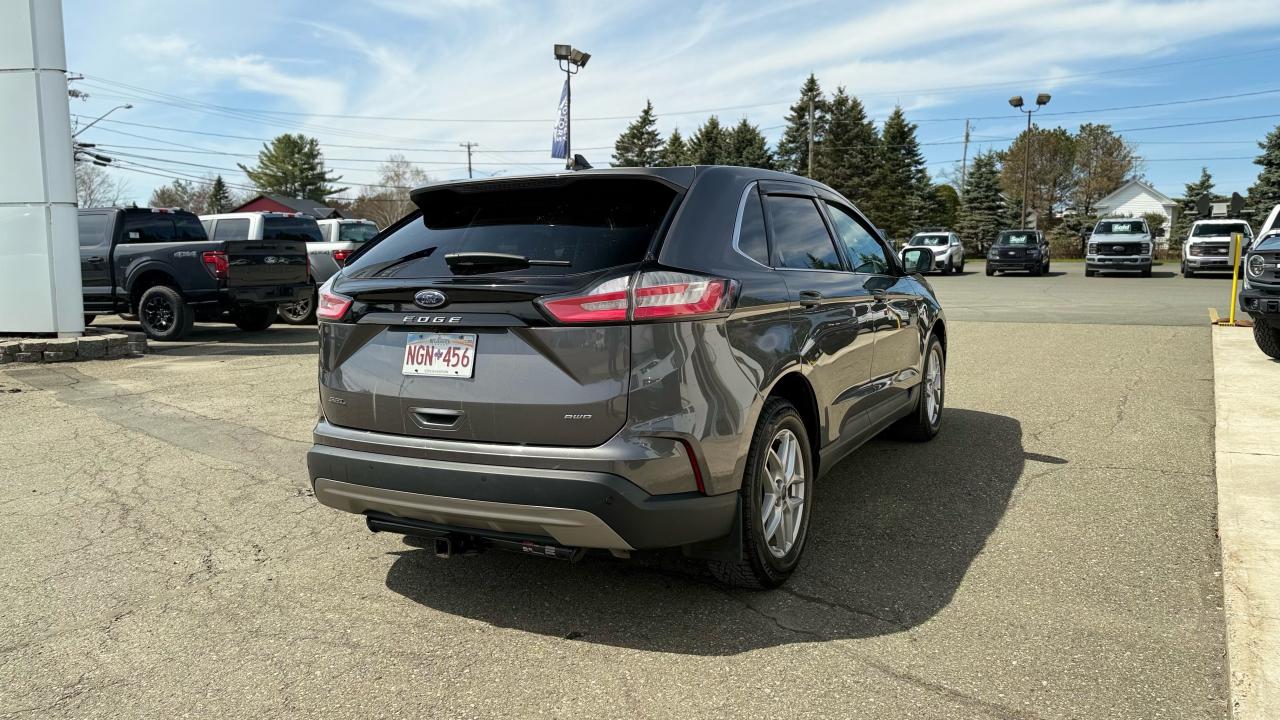2021 Ford Edge  Photo2
