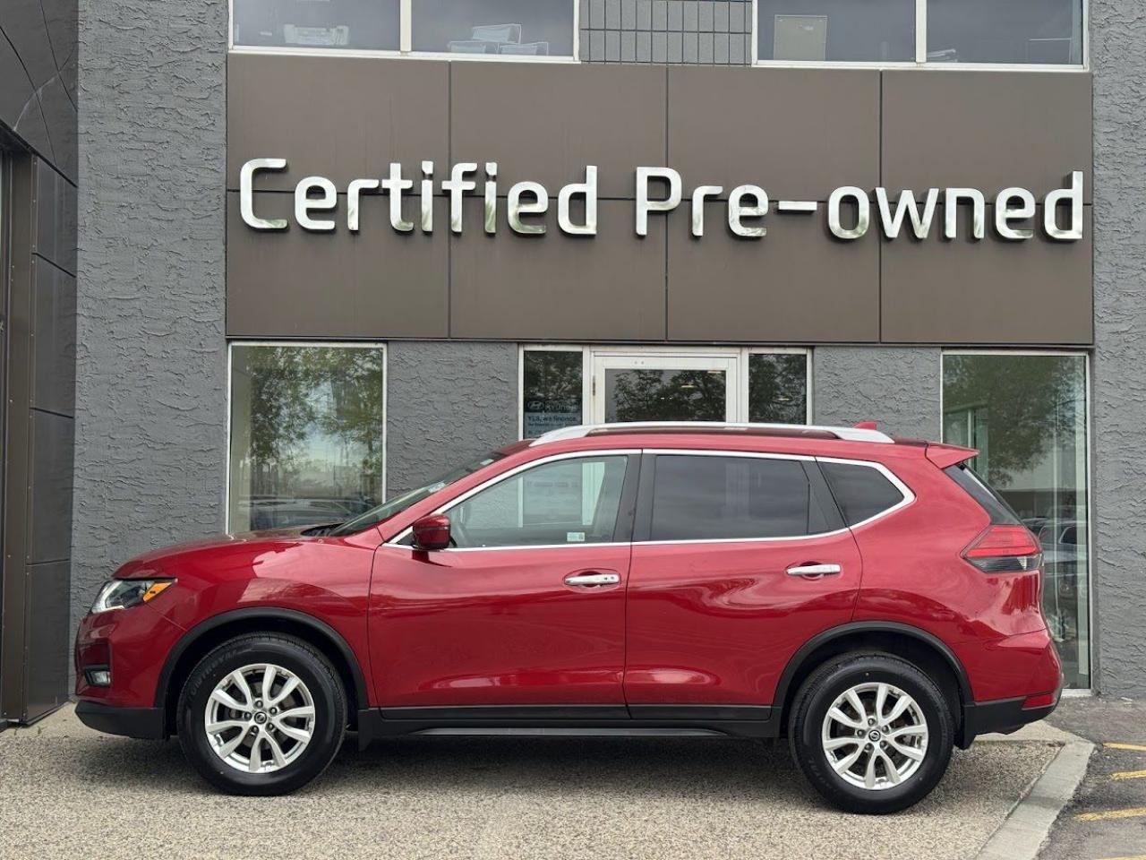 Used 2017 Nissan Rogue SV w/ AWD for sale in Calgary, AB