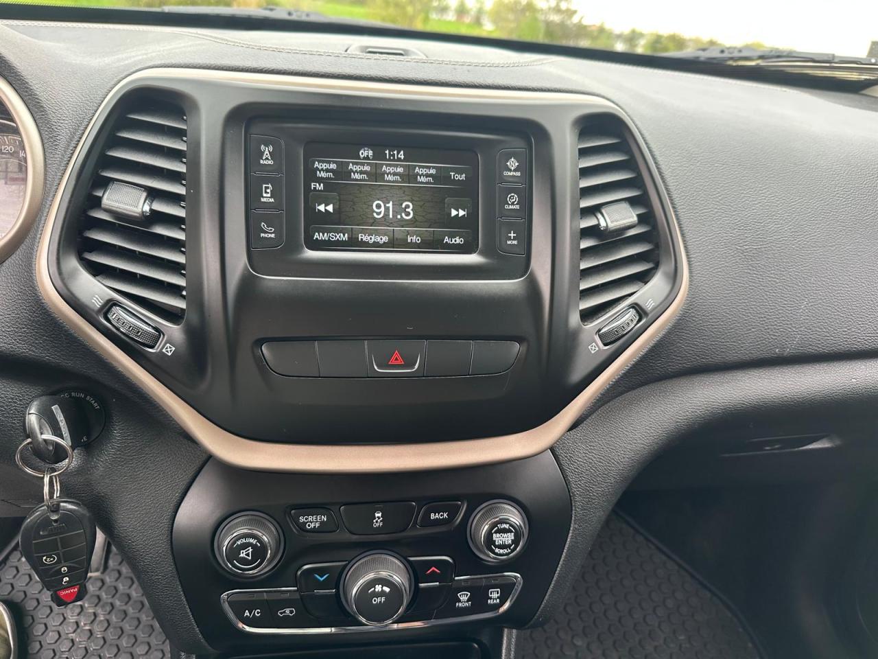 2015 Jeep Cherokee North Photo22