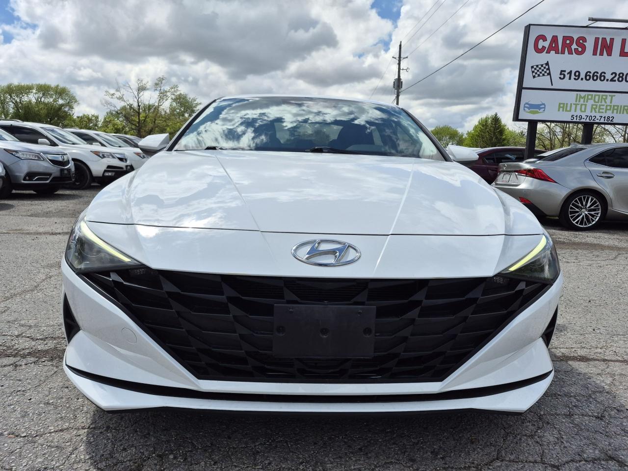 2021 Hyundai Elantra Preferred IVT w/Sun & Tech Package Photo8