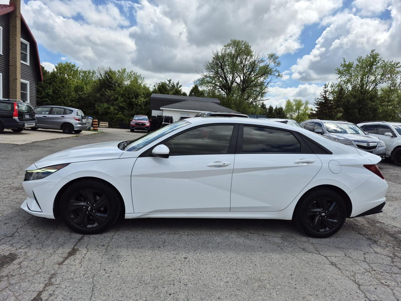 2021 Hyundai Elantra Preferred IVT w/Sun & Tech Package Photo6