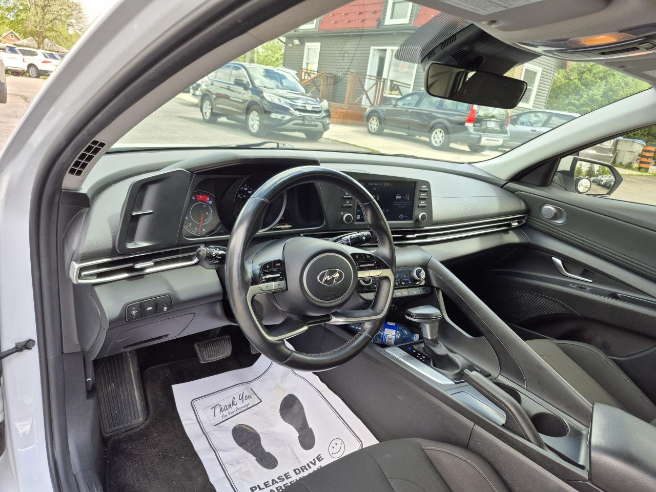 2021 Hyundai Elantra Preferred IVT w/Sun & Tech Package Photo11