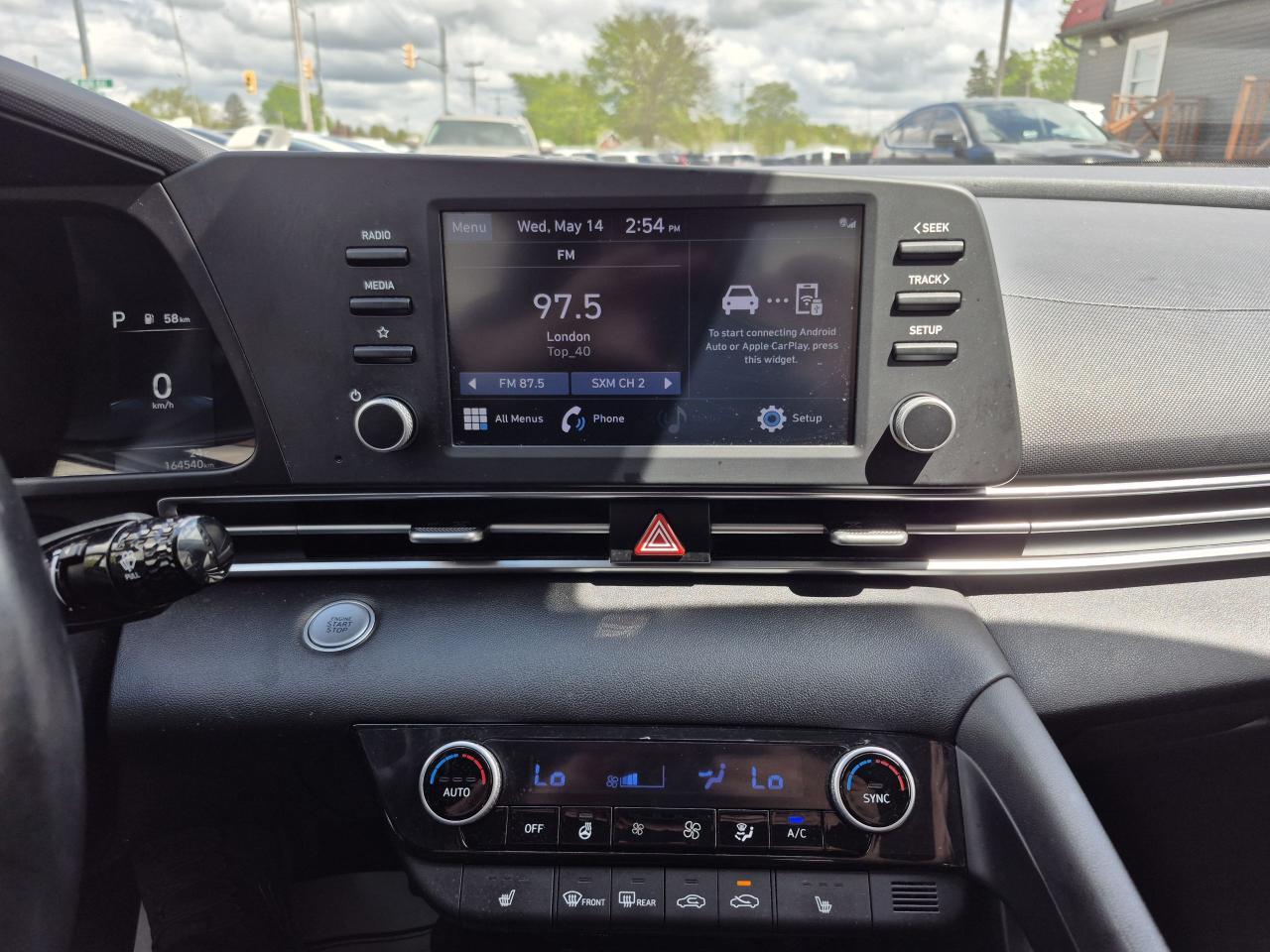 2021 Hyundai Elantra Preferred IVT w/Sun & Tech Package Photo17