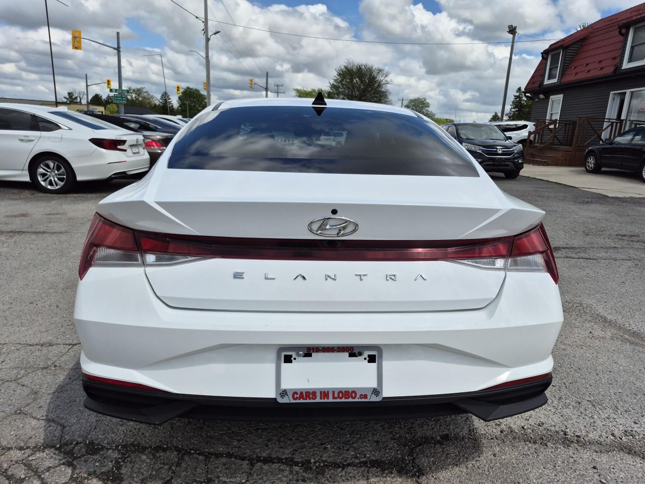 2021 Hyundai Elantra Preferred IVT w/Sun & Tech Package Photo4