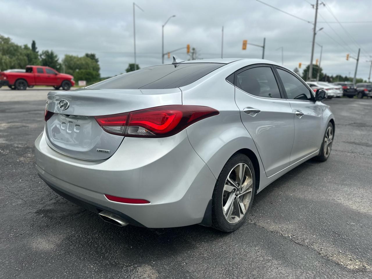2015 Hyundai Elantra Auto Limited - One Owner/Certified Photo3