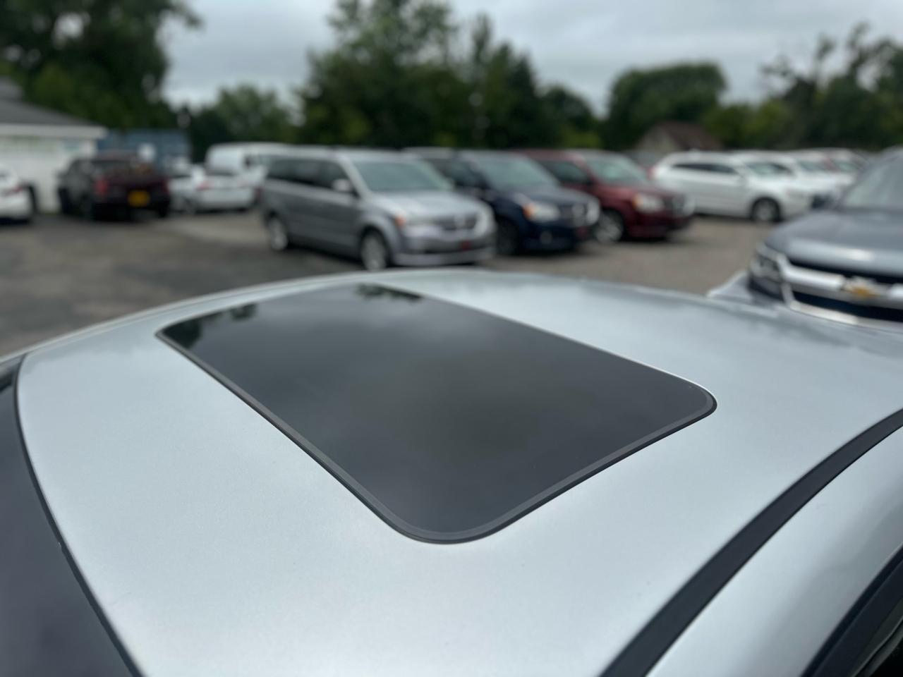 2015 Hyundai Elantra Auto Limited - One Owner/Certified Photo31