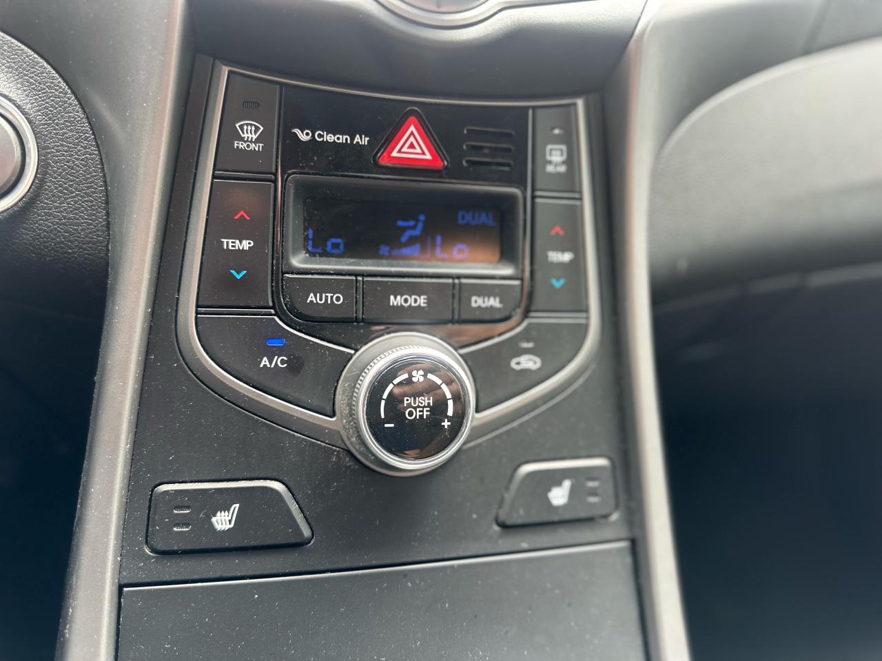2015 Hyundai Elantra Auto Limited - One Owner/Certified Photo17