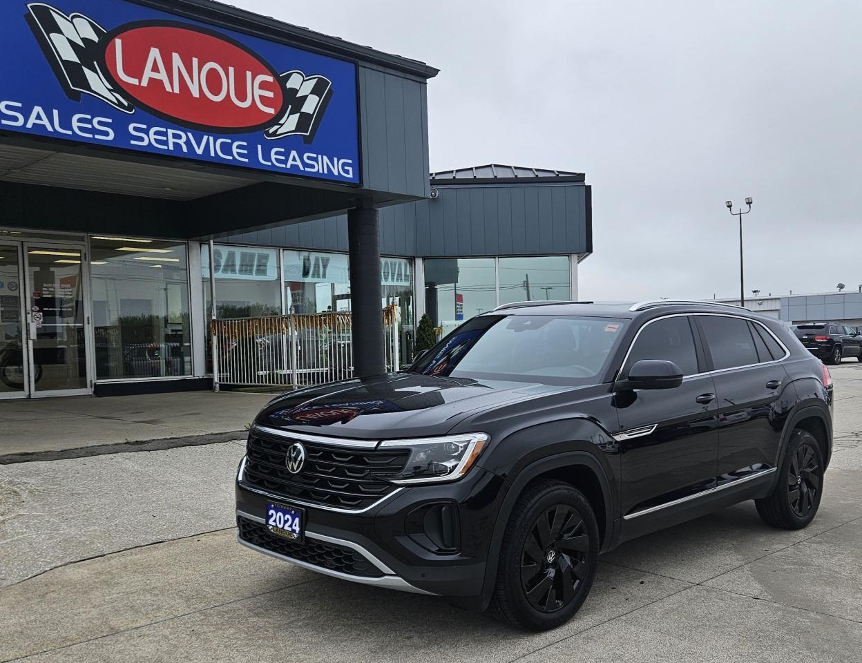 Used 2024 Volkswagen Atlas Cross Sport Highline for sale in Tilbury, ON