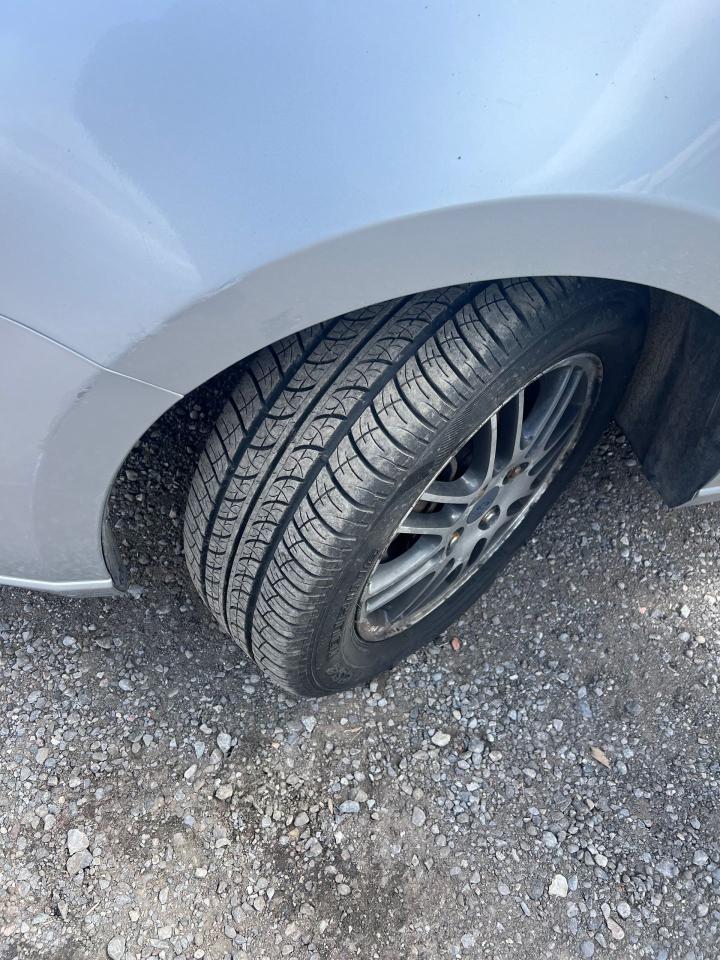2011 Ford Focus SE - Photo #16