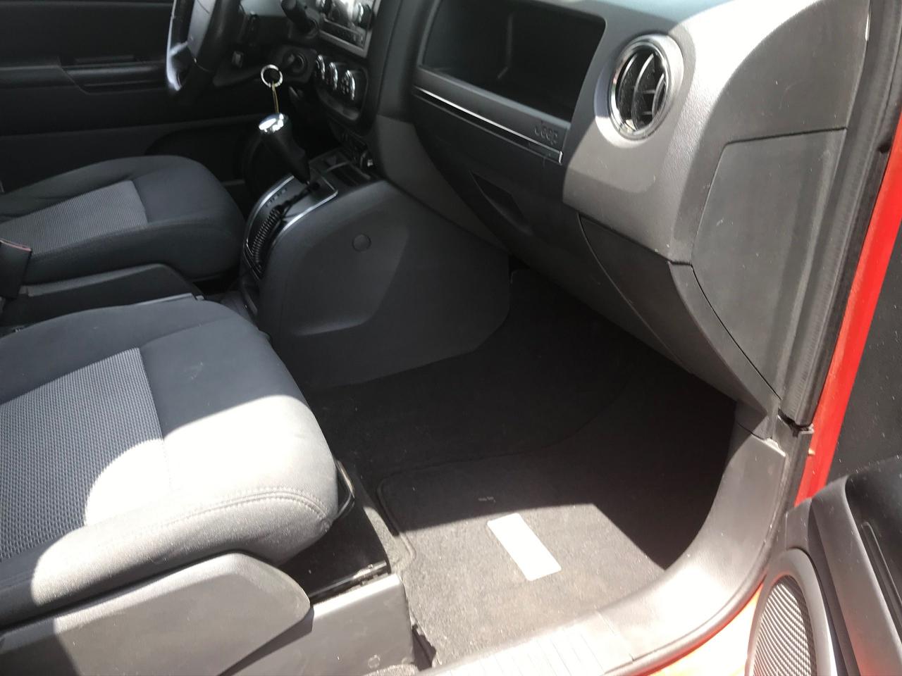 2010 Jeep Compass North Edition - Photo #6