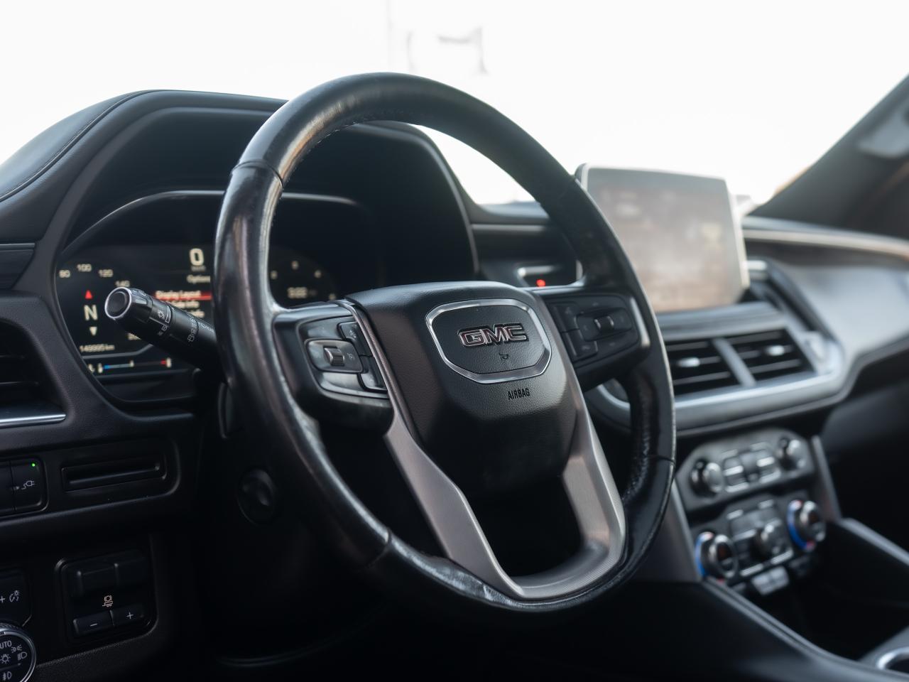 2022 GMC Yukon XL 4WD 4dr SLT XL 8 PASSENGER Photo12