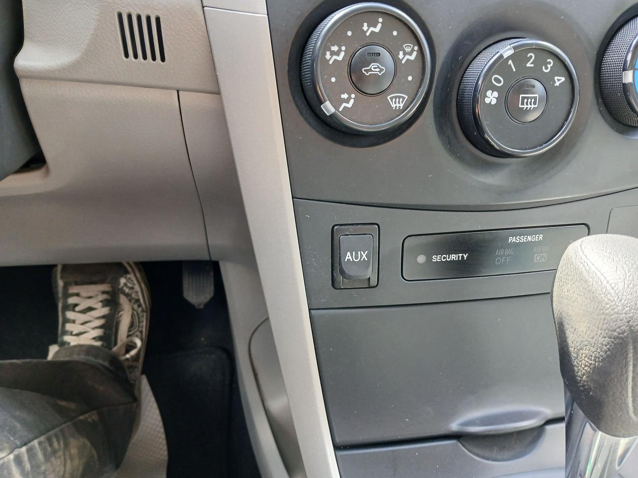 2009 Toyota Corolla 4DR SDN AUTO CE - Photo #11