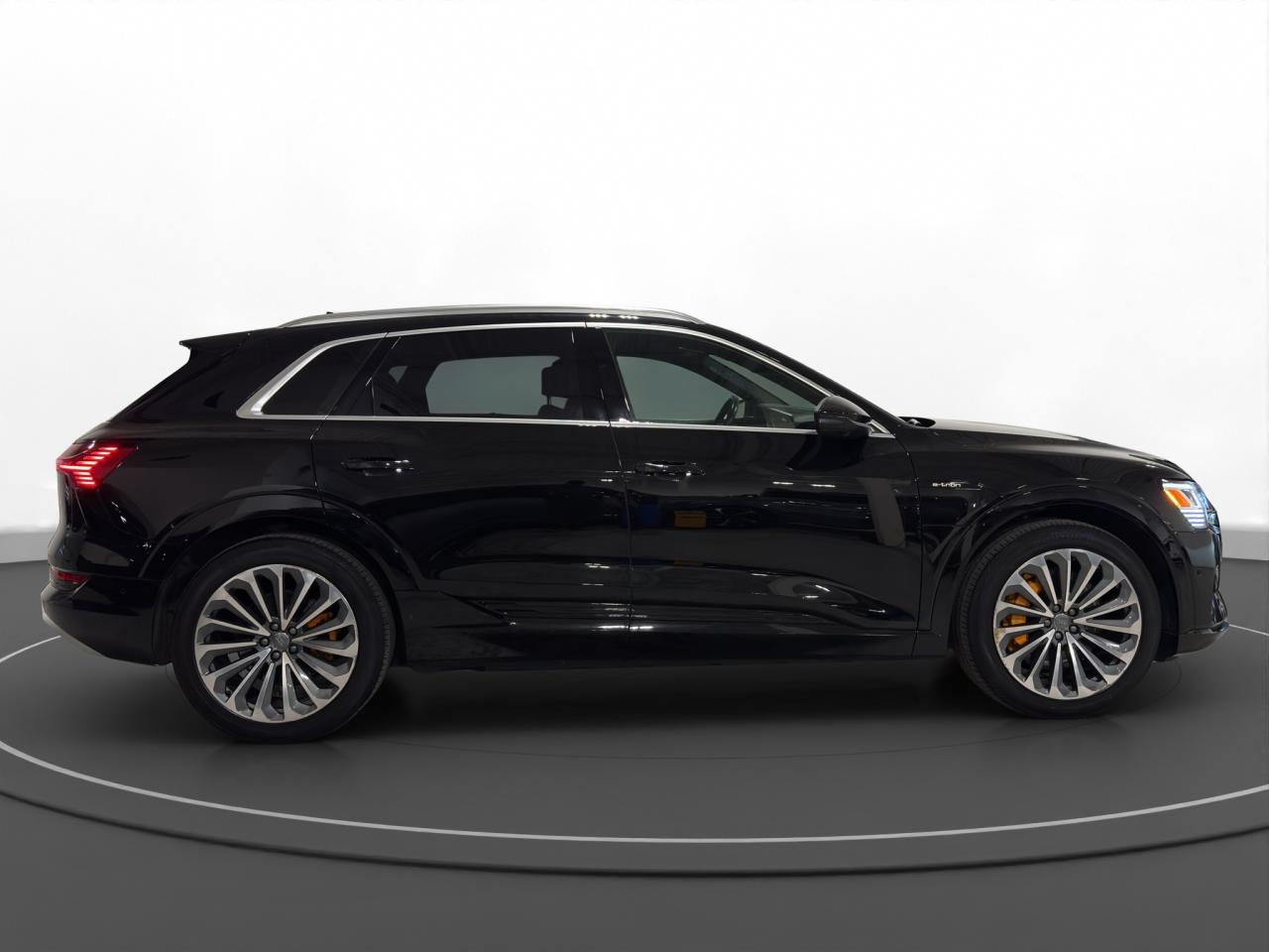 2019 Audi E-Tron Prestige quattro - Photo #4