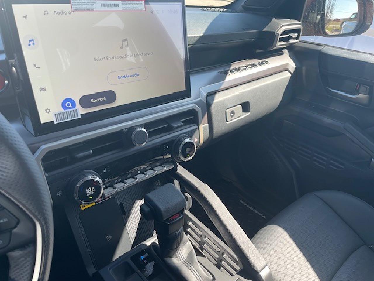 2025 Toyota Tacoma TRD OFF ROAD PREMIUM HYBRID Photo
