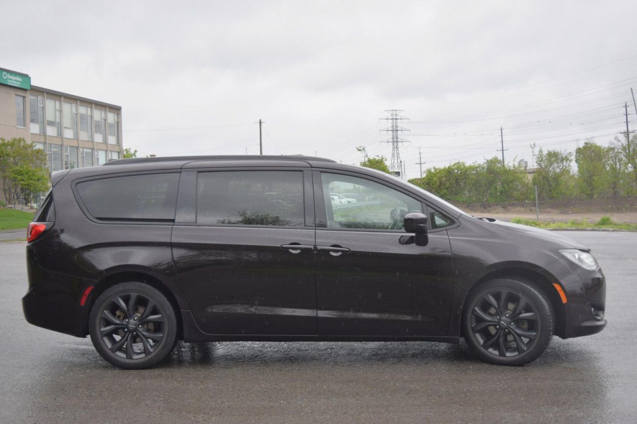 2019 Chrysler Pacifica Touring-L Plus - Photo #5